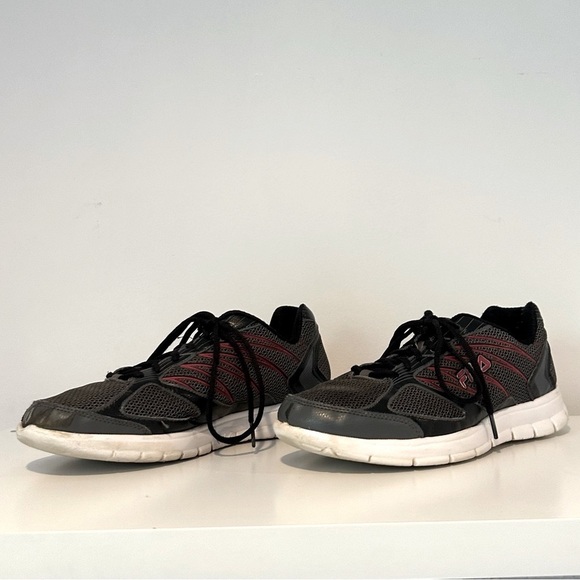 Vintage Fila Black Mesh Athletic Running Sneaker - Picture 2 of 8